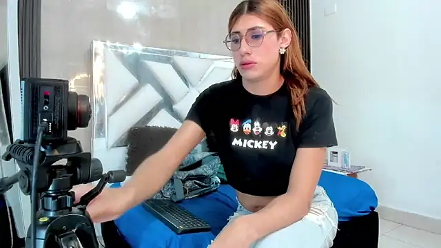 karen matwell online show from December 2025 01:55:02 AM