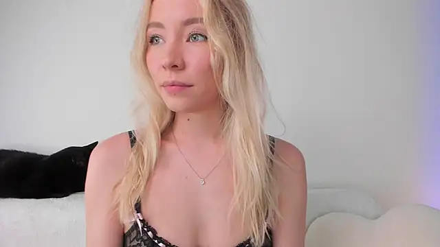 Snapshot of DanaCandy chatting on May 2026 10:41:02 PM DanaCandy online show from May 2026 10:41:02 PM