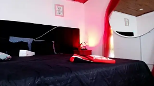 Alisse Moore online show from April 2026 12:22:02 PM