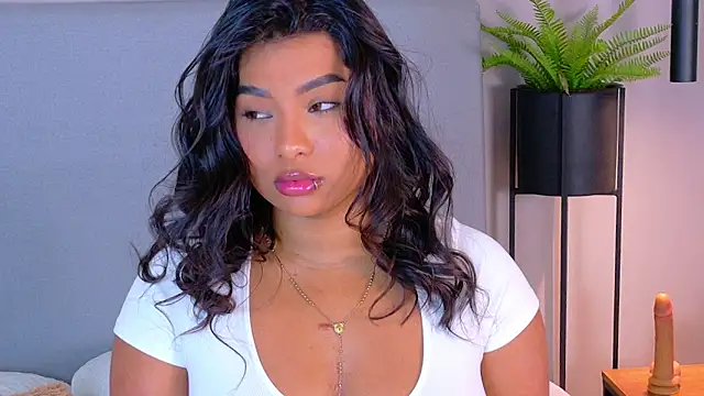 LanaRozz online show from April 2026 07:47:01 PM