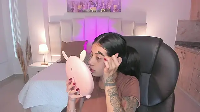 miranda crawfor online show from December 2025 11:48:01 AM