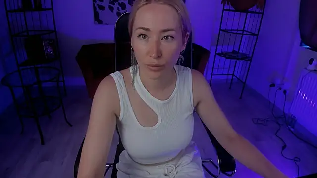 AstraMonroe online show from July 2026 07:54:01 AM