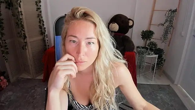 AstraMonroe online show from July 2026 10:07:01 AM