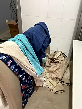 Mirella Oliveira online show from October 2025 05:59:02 PM