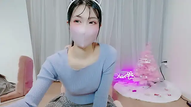 -Nyanko-chan- online show from December 2025 09:11:01 PM