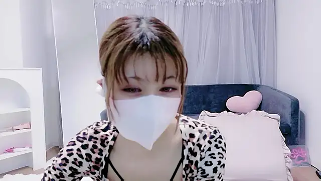 Snapshot of -Nyanko-chan- chatting on April 2026 01:31:02 PM -Nyanko-chan- online show from April 2026 01:31:02 PM