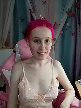 Fuzzy Unicorn online show from November 2025 07:02:02 PM