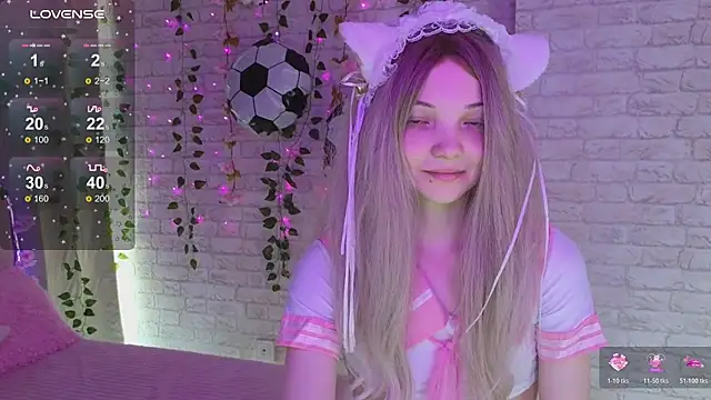 Snapshot of AnimeAlica18 chatting on July 2026 03:32:01 AM AnimeAlica18 online show from July 2026 03:32:01 AM