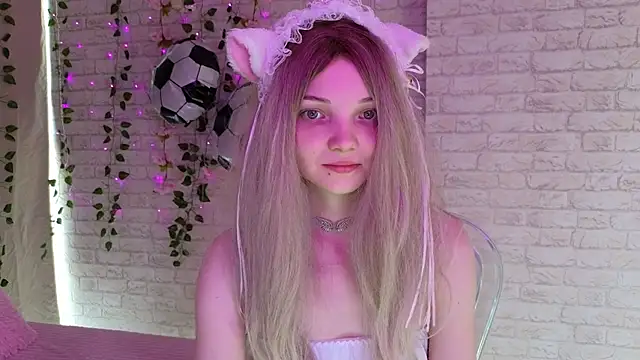 Snapshot of AnimeAlica18 chatting on July 2026 03:12:01 AM AnimeAlica18 online show from July 2026 03:12:01 AM