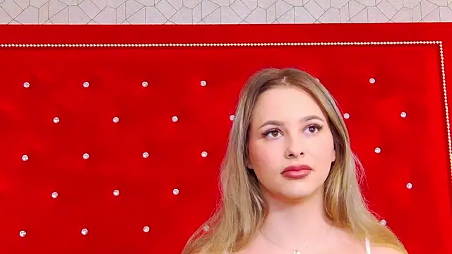 Ellsa Jean  online show from November 2025 03:28:01 AM