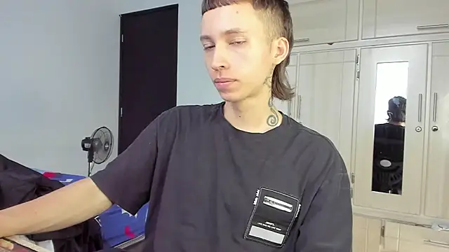 spacehumanz online show from December 2025 02:23:02 PM