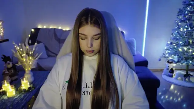 Snapshot of Emma_candyyy chatting on November 2025 10:48:02 AM Emma candyyy online show from November 2025 10:48:02 AM