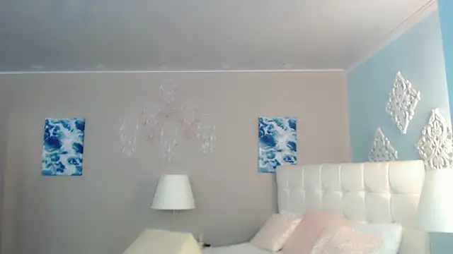 maddissonivanova online show from February 2026 06:57:02 PM