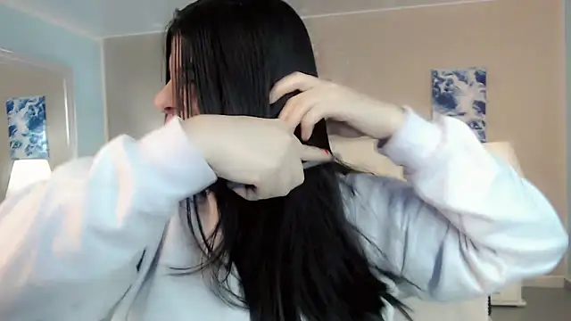 maddissonivanova online show from February 2026 07:01:02 PM