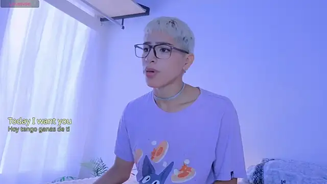 Snapshot of taichi_bluy chatting on September 2025 08:00:02 PM taichi bluy online show from September 2025 08:00:02 PM