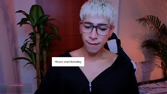 Snapshot of taichi_bluy chatting on September 2025 06:30:02 AM taichi bluy online show from September 2025 06:30:02 AM