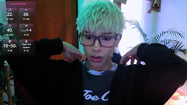 Snapshot of taichi_bluy chatting on October 2025 11:21:01 AM taichi bluy online show from October 2025 11:21:01 AM