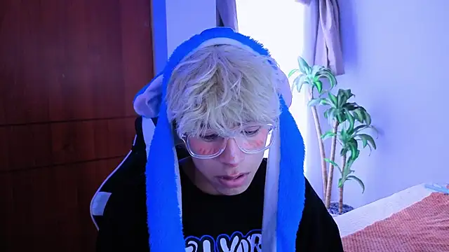 taichi bluy online show from November 2025 06:15:01 PM