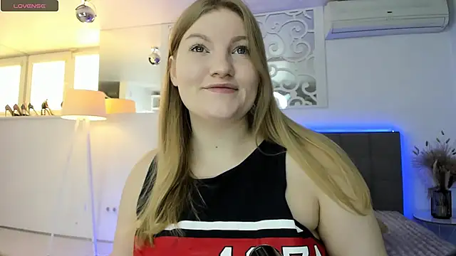 Snapshot of AshleyJoness chatting on October 2025 04:57:02 AM AshleyJoness online show from October 2025 04:57:02 AM