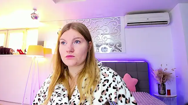 Snapshot of AshleyJoness chatting on November 2025 06:01:01 AM AshleyJoness online show from November 2025 06:01:01 AM