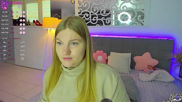 Snapshot of AshleyJoness chatting on November 2025 06:12:01 AM AshleyJoness online show from November 2025 06:12:01 AM