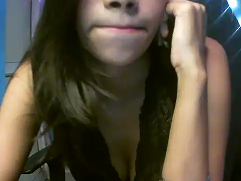 RENUKA RAJPUT online show from October 2025 06:18:01 PM