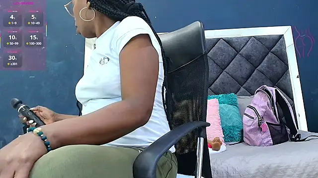 Snapshot of ebony__jheim chatting on October 2025 12:01:02 PM ebony jheim online show from October 2025 12:01:02 PM
