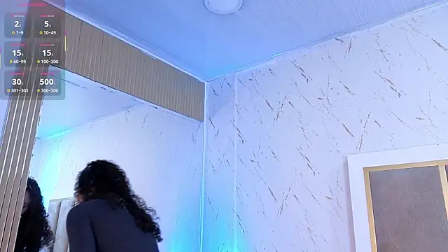 samanthaThoms online show from November 2025 01:33:02 PM