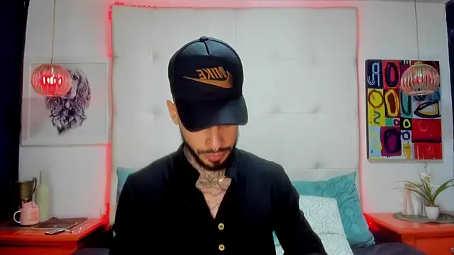 VinzenzRizzo online show from July 2026 04:05:02 AM