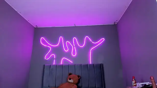 Sabrina bloom online show from September 2025 01:22:02 PM