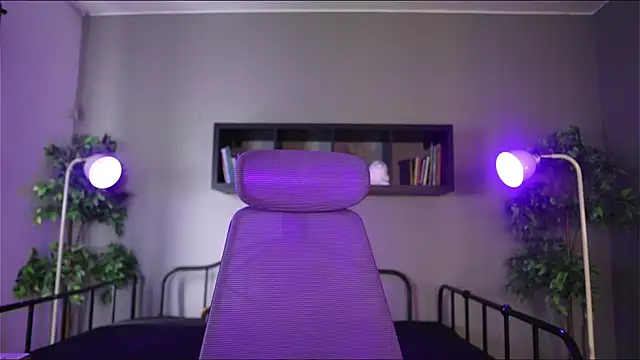 Sabrina bloom online show from December 2025 12:43:02 PM