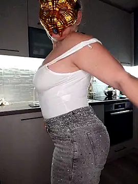 BigAssMom  online show from April 2026 07:55:01 PM