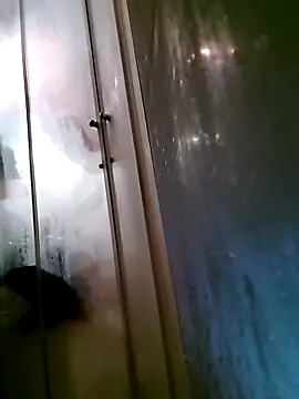 KalendaXL online show from April 2026 08:01:02 PM