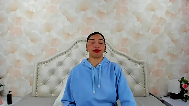 SofiaWhites online show from May 2026 05:14:01 AM