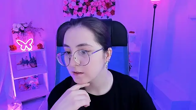 VirtuallVoyant online show from October 2025 07:20:02 AM