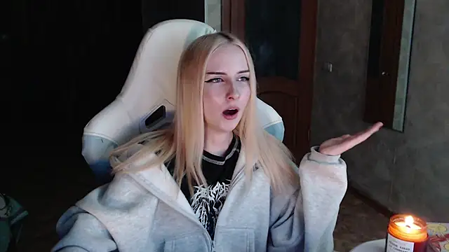 Cutti Crystal online show from April 2026 07:14:01 PM