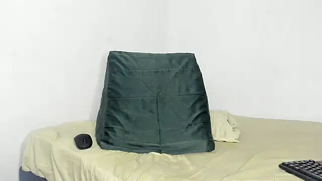  Logan Colton  online show from April 2026 05:16:02 PM