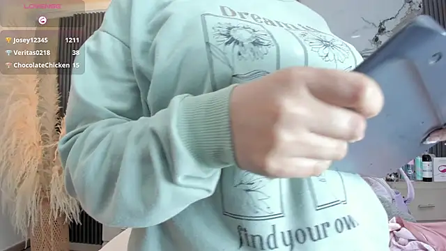 cloesummerr  online show from March 2026 12:38:01 PM