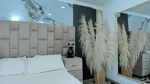 cloesummerr  online show from April 2026 07:58:02 PM