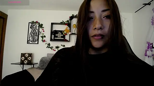 Mia 1120 online show from April 2026 08:17:01 PM