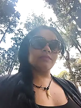 Yaya watson online show from April 2026 06:01:02 PM