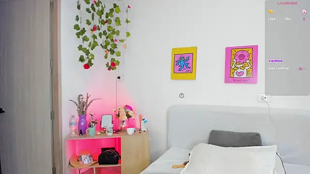 Snapshot of AprilAddams_ chatting on September 2025 09:25:02 PM AprilAddams  online show from September 2025 09:25:02 PM