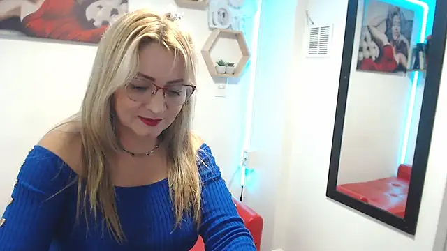 DIVAX MONSERRAT online show from November 2025 08:30:02 PM