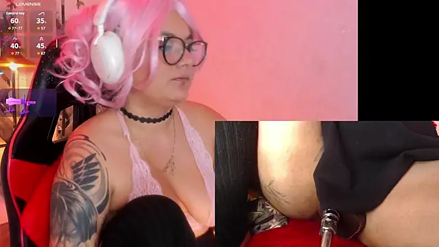 Snapshot of EternaAura chatting on September 2025 01:01:01 PM EternaAura online show from September 2025 01:01:01 PM