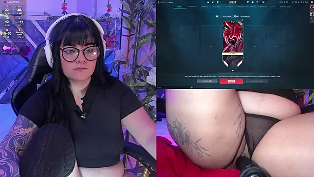 Snapshot of EternaAura chatting on November 2025 01:53:02 PM EternaAura online show from November 2025 01:53:02 PM