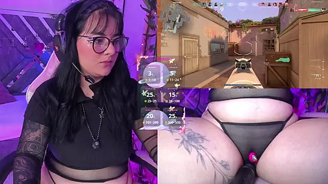 Snapshot of EternaAura chatting on December 2025 01:38:02 PM EternaAura online show from December 2025 01:38:02 PM