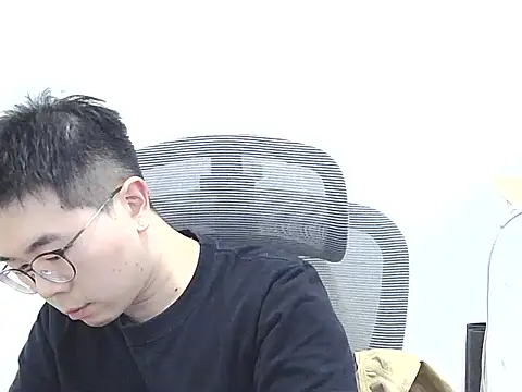 Snapshot of Adzard65 chatting on October 2025 03:25:01 PM Adzard65 online show from October 2025 03:25:01 PM