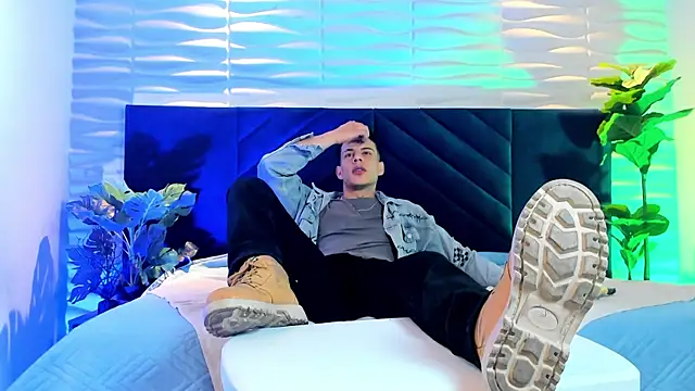 Dustin Sonne online show from April 2026 04:37:02 AM