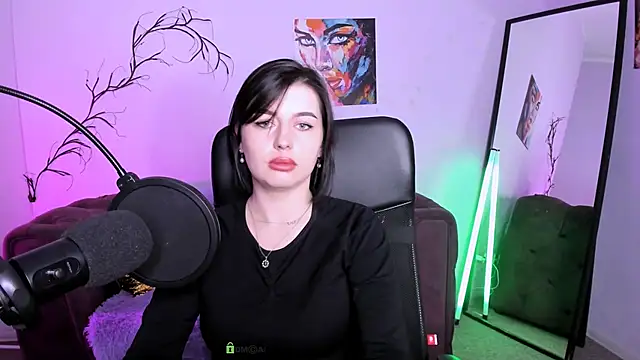 Snapshot of violett_queen12 chatting on November 2025 02:37:02 PM violett queen12 online show from November 2025 02:37:02 PM