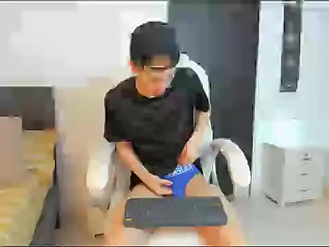 ThiagooJames online show from March 2026 11:44:01 PM